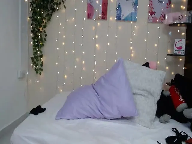 Live sex webcam photo for JOLIE_ABALO #264108870