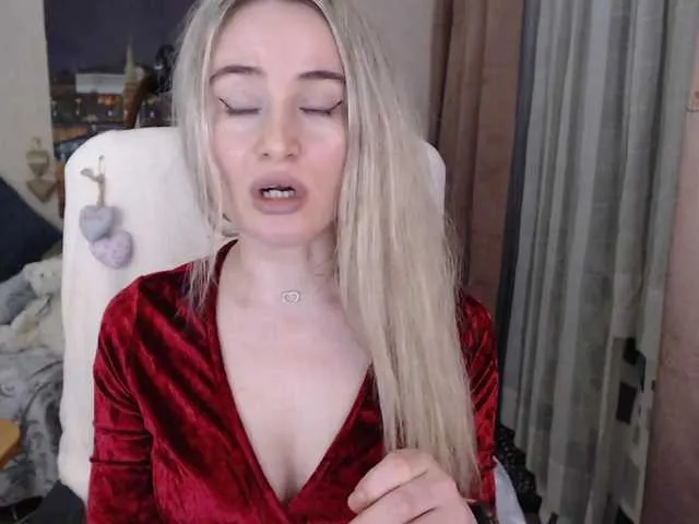 Live sex webcam photo for xyliganka777 #241380914