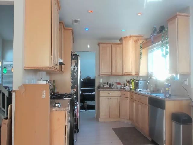 Live sex webcam photo for VeronicaOMG #252680470