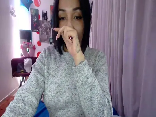 Live sex webcam photo for Sexy_lolas #260503847