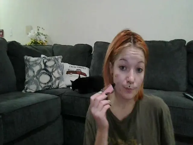 Live sex webcam photo for FloraSky #255585304