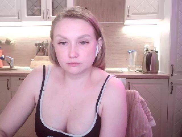 Live sex webcam photo for JaneGrey111 #263198774