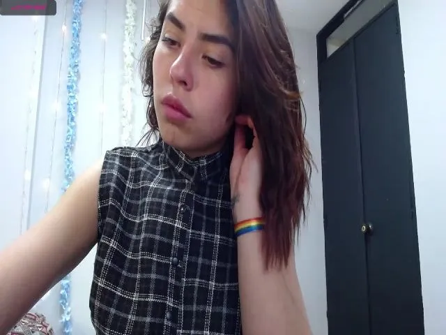 Live sex webcam photo for Cathryskyy #261233438