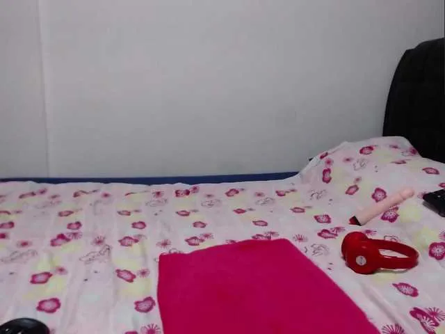 Live sex webcam photo for gizzell2 #242372662