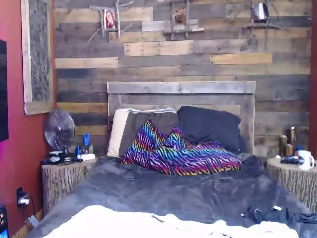 Live sex webcam photo for TrueHalo #263854815