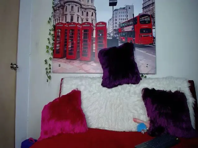 Live sex webcam photo for Emiliarain #259709585