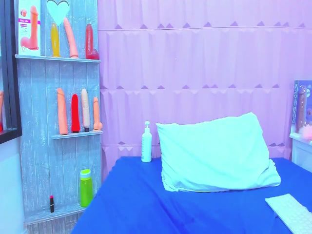 Live sex webcam photo for Cristal_West #265213221