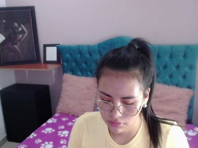 Live sex webcam photo for karolsmiith #241349376