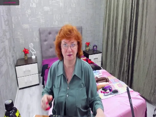 Live sex webcam photo for HarperGlow #256183469