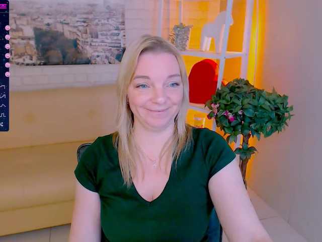 Live sex webcam photo for ReganLovely #241160731