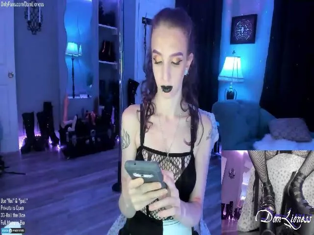 Live sex webcam photo for DomLioness #253309574