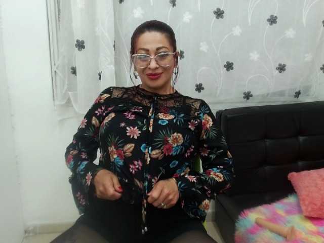 Live sex webcam photo for miranda-spark #247284445