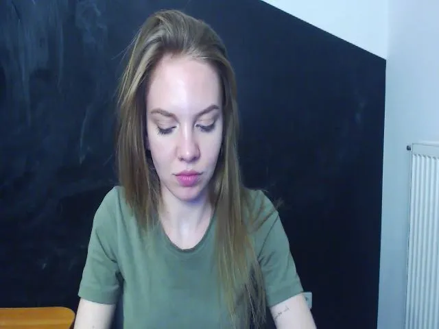 Live sex webcam photo for HappySecret_ #253205114