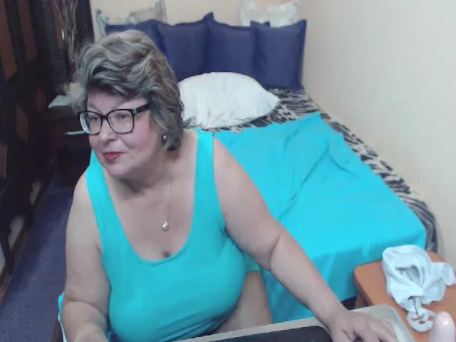 Live sex webcam photo for xSweetKarina #260060847
