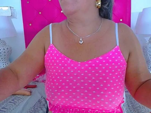 Live sex webcam photo for NicolTamara #287938927