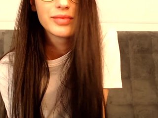 Live sex webcam photo for LittleDesire #240582774