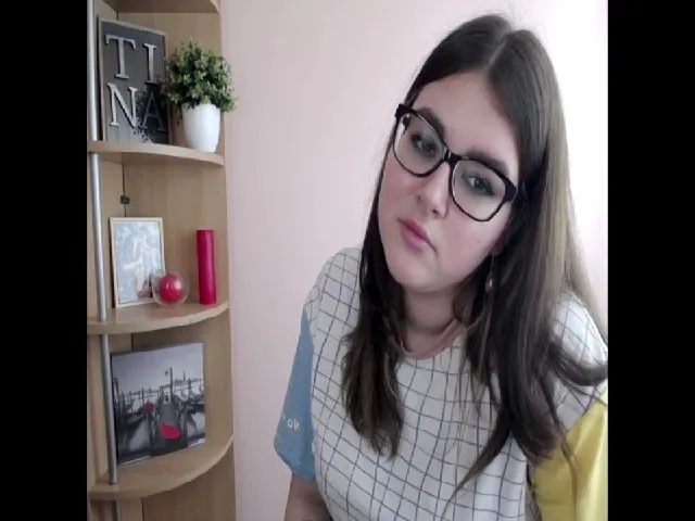 Live sex webcam photo for SweetyTinna #253058402