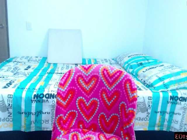 Live sex webcam photo for karol-sweet02 #242032567