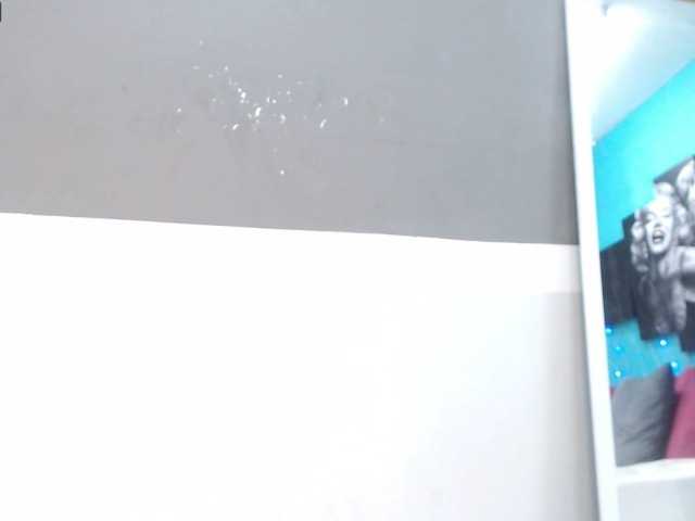 Live sex webcam photo for roxyjordan #241281616