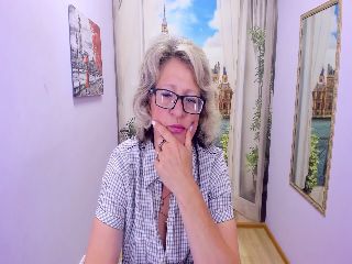 Live sex webcam photo for EvelynJoyful #252138400