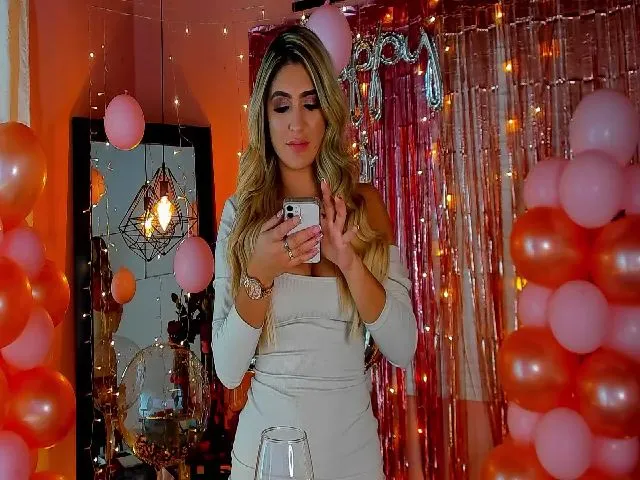 Live sex webcam photo for IsabelaBrown #256165219