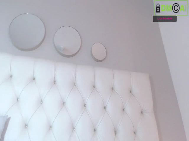 Live sex webcam photo for Kailyn_ #261698107