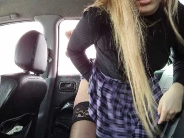 Live sex webcam photo for Kotiiik9 #241259745