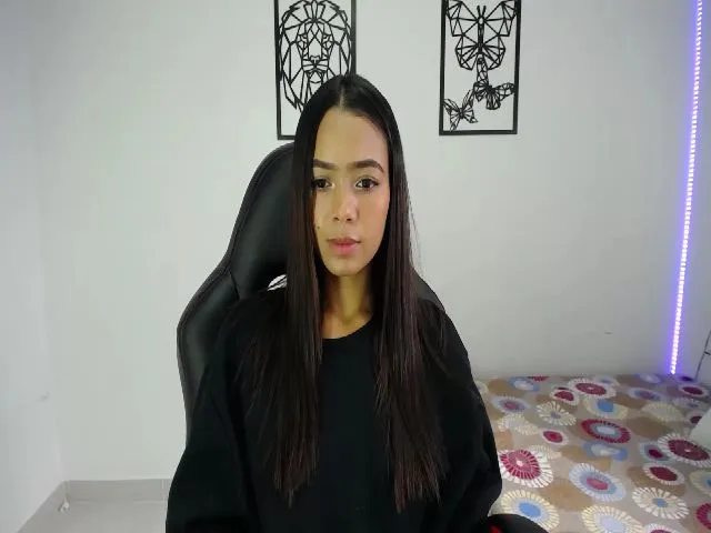Live sex webcam photo for Emma_69_ #252826879