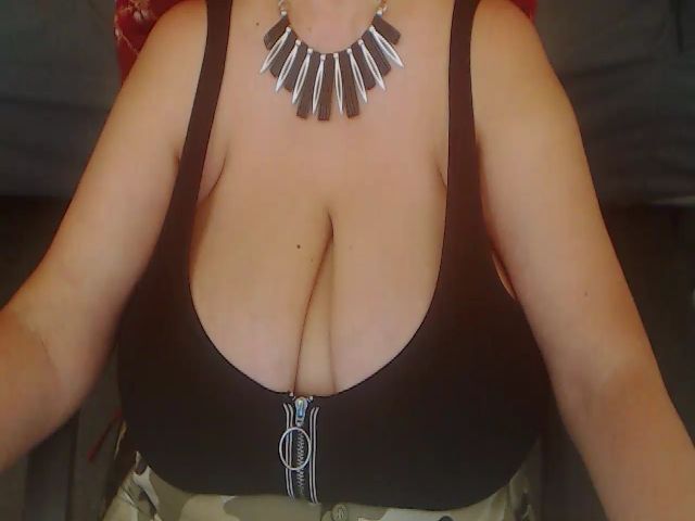 Live sex webcam photo for Libely #254157022