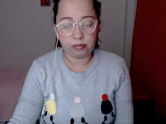 Live sex webcam photo for Ailyn88 #249340565