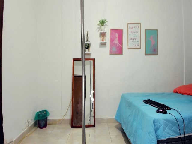 Live sex webcam photo for Ashlylovex #259963871