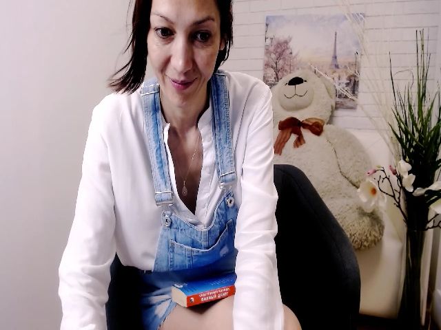 Live sex webcam photo for NicoleDevlin #261332483