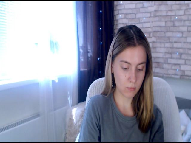 Live sex webcam photo for CumMeaRiver #261196068