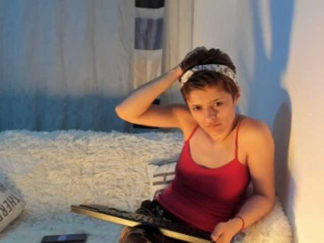 Live sex webcam photo for EllaRose29 #241254866