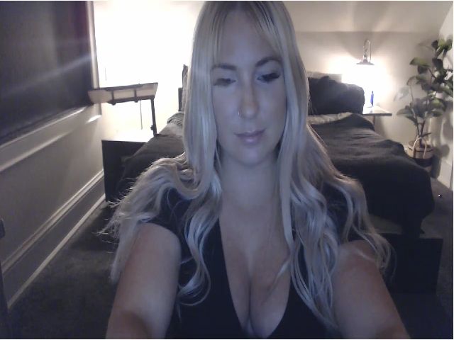 Live sex webcam photo for GoddessScarx #262445699