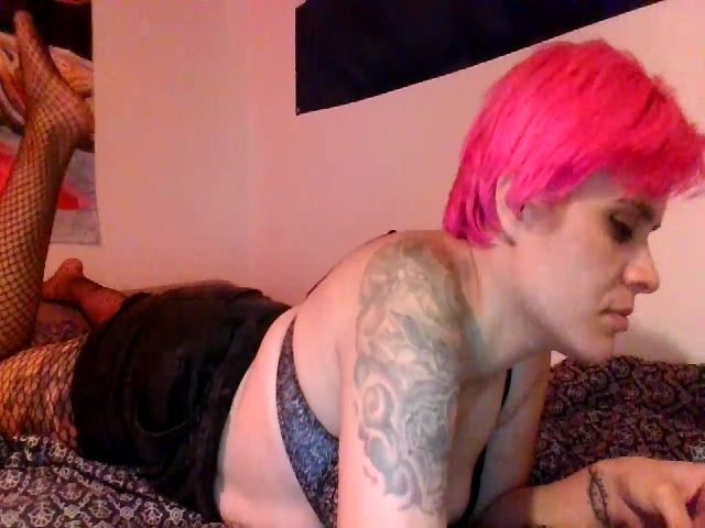 Live sex webcam photo for Potmommy222 #264091188