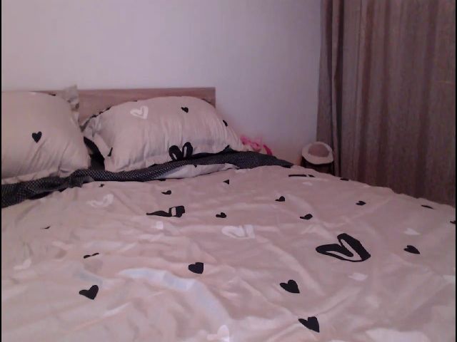 Live sex webcam photo for Emma__3 #257209382