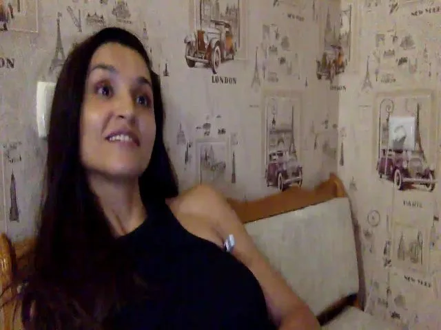 Live sex webcam photo for JolyBoss #253876175
