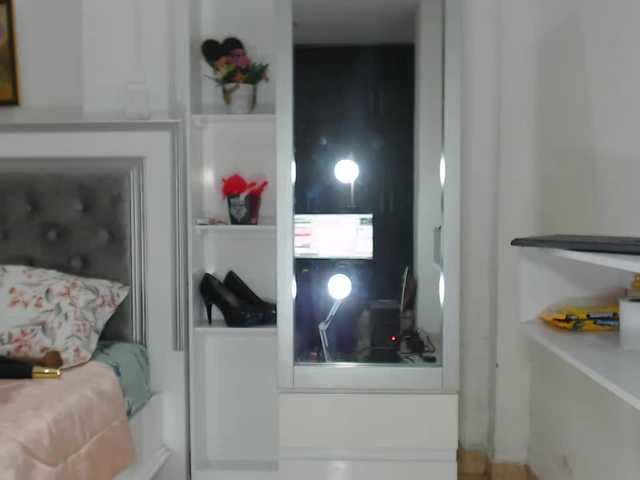 Live sex webcam photo for sharonDulce #240886489