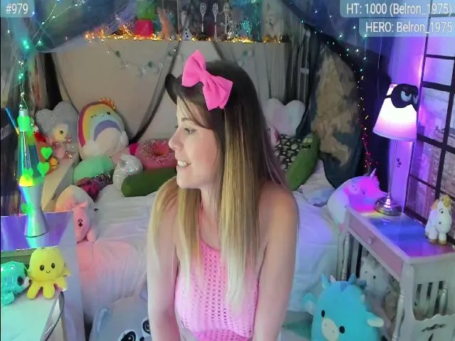 Live sex webcam photo for April #265351447