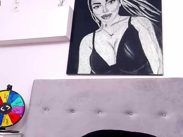 Live sex webcam photo for AngelaMyst #287940178