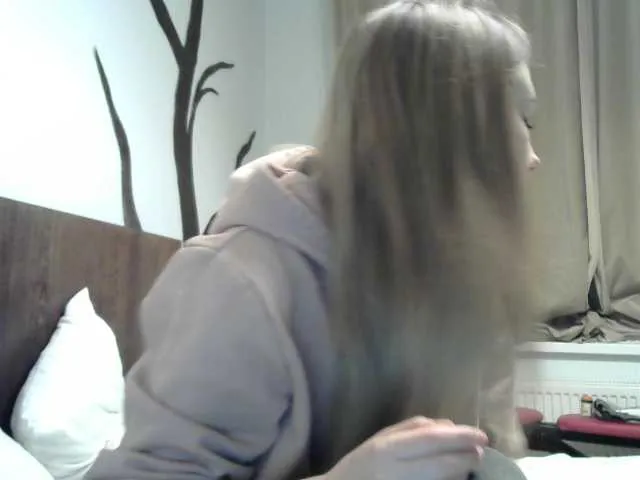 Live sex webcam photo for Lisenaok #240906300