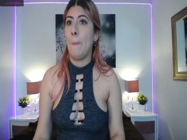 Live sex webcam photo for NicolSaenz #265059361