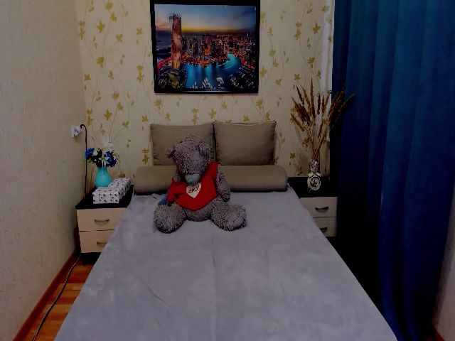 Live sex webcam photo for LanaCutie #252779783