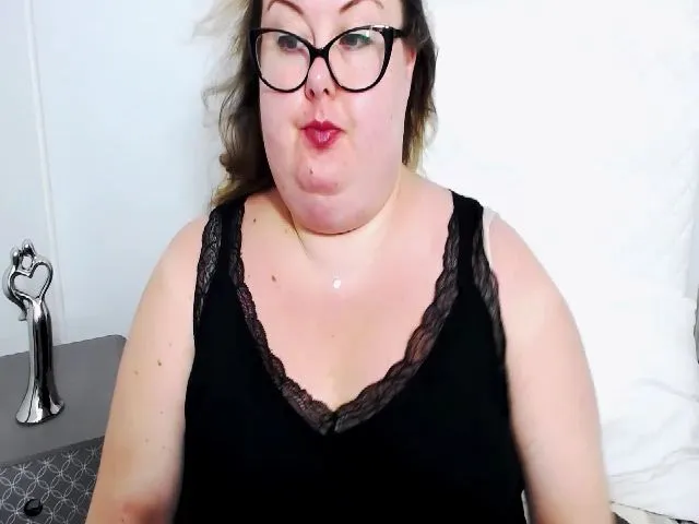 Live sex webcam photo for HornyBonnie #253373222