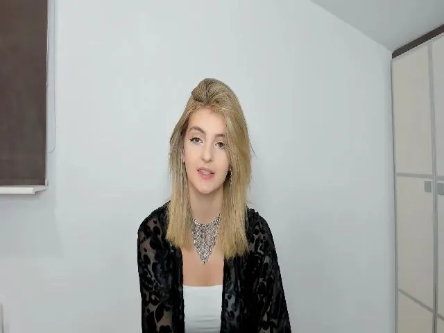 Live sex webcam photo for HelelGretta #260642582