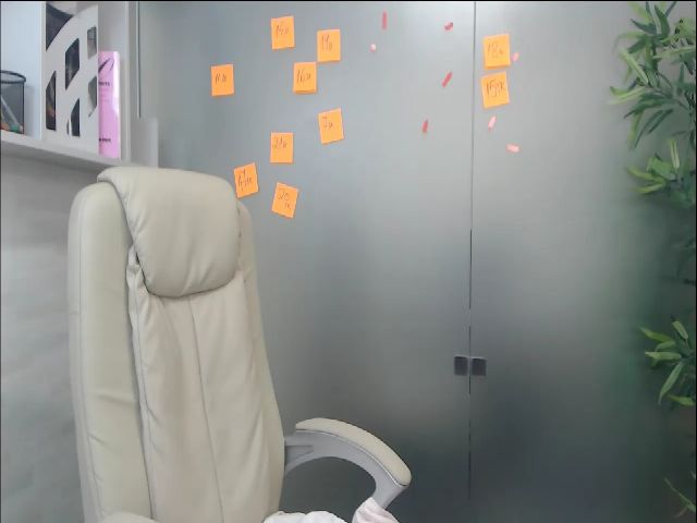 Live sex webcam photo for GlamKate #264791910