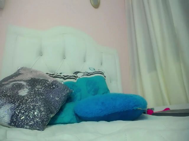 Live sex webcam photo for Petite_camila #287864257