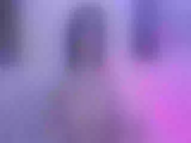 Live sex webcam photo for Aziacollens98 #260251500