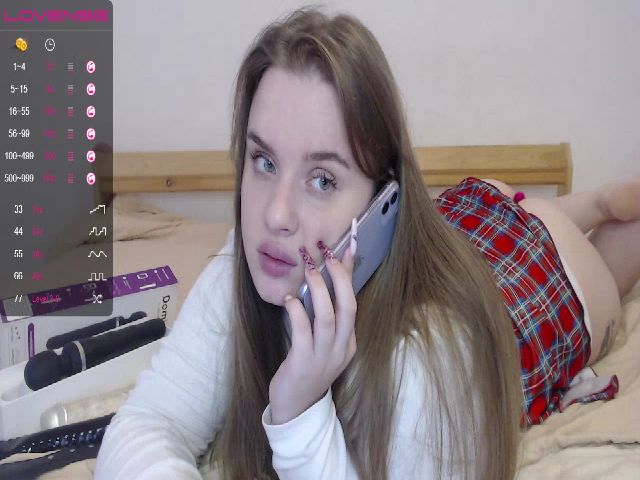 Live sex webcam photo for AliceSins1 #264416780